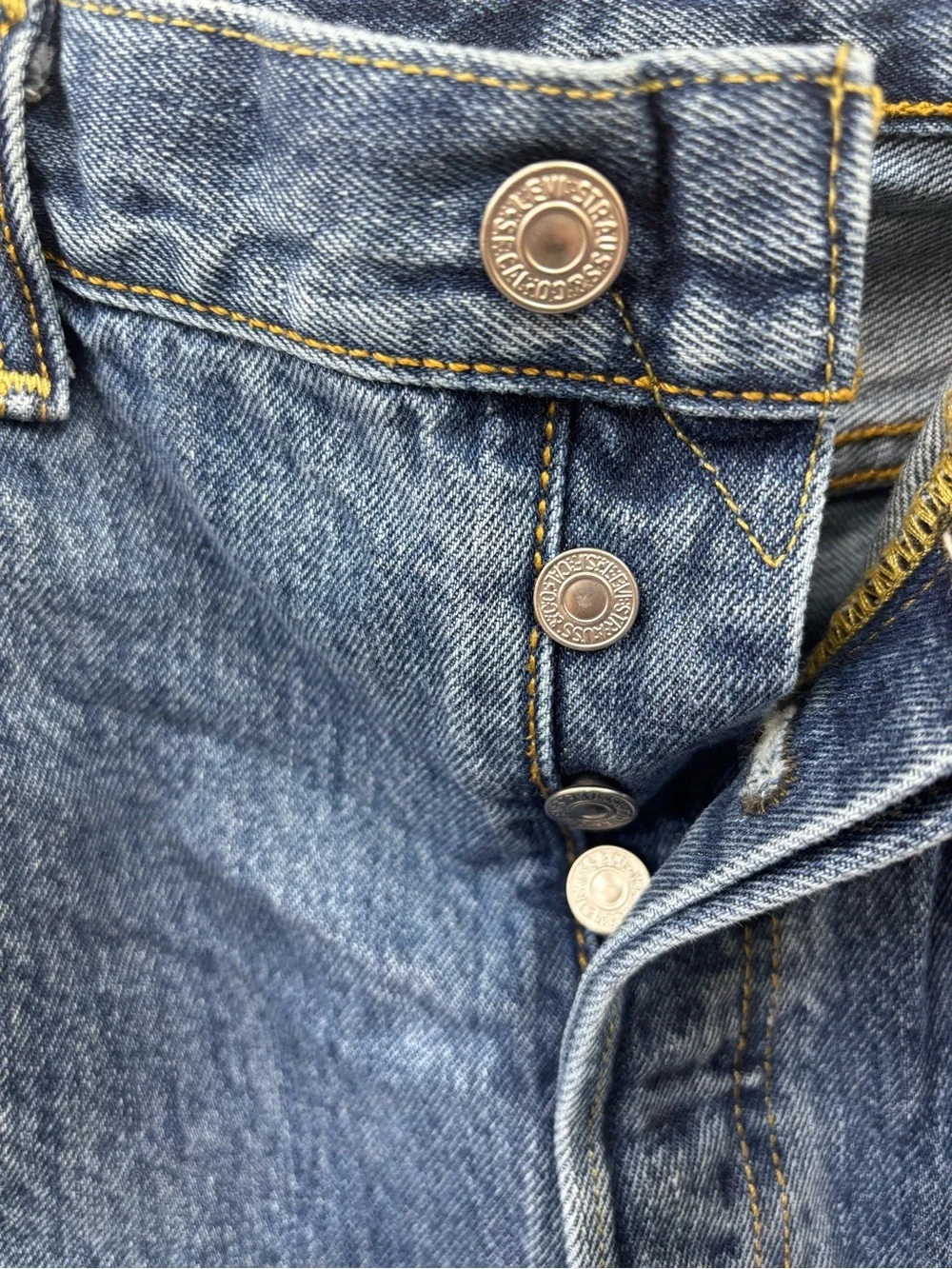 Vtg Levi’s 501 button fly jeans size 34X30 (0193)